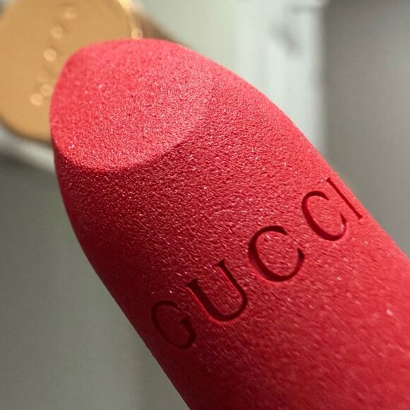 GUCCI GOLDIE RED 25 | THE RED THAT LOVES YOU BACK | MATTE - Picture 3 of 17